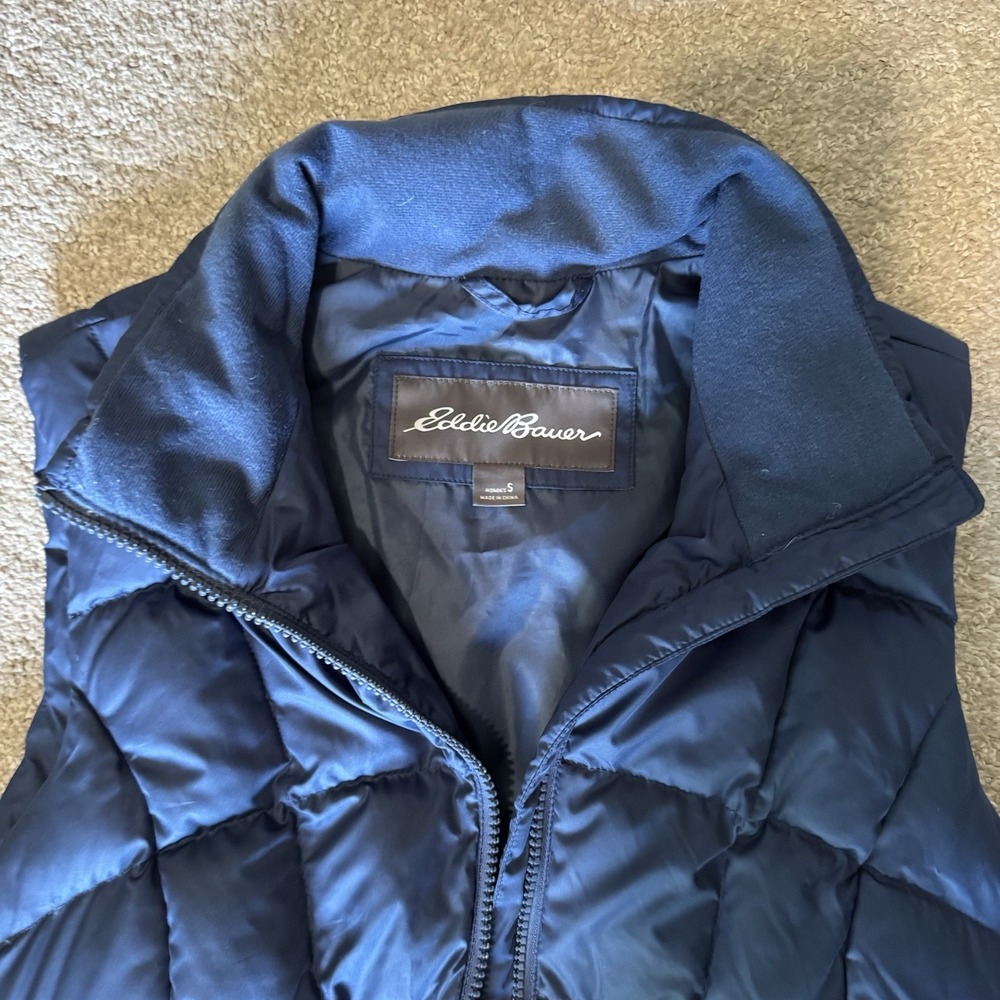 Eddie Bauer Vest Womens SMALL Navy Blue Down Full Zip Puffer Hiking Outdoors - Picture 3 of 6